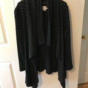 Black with grey stripe top